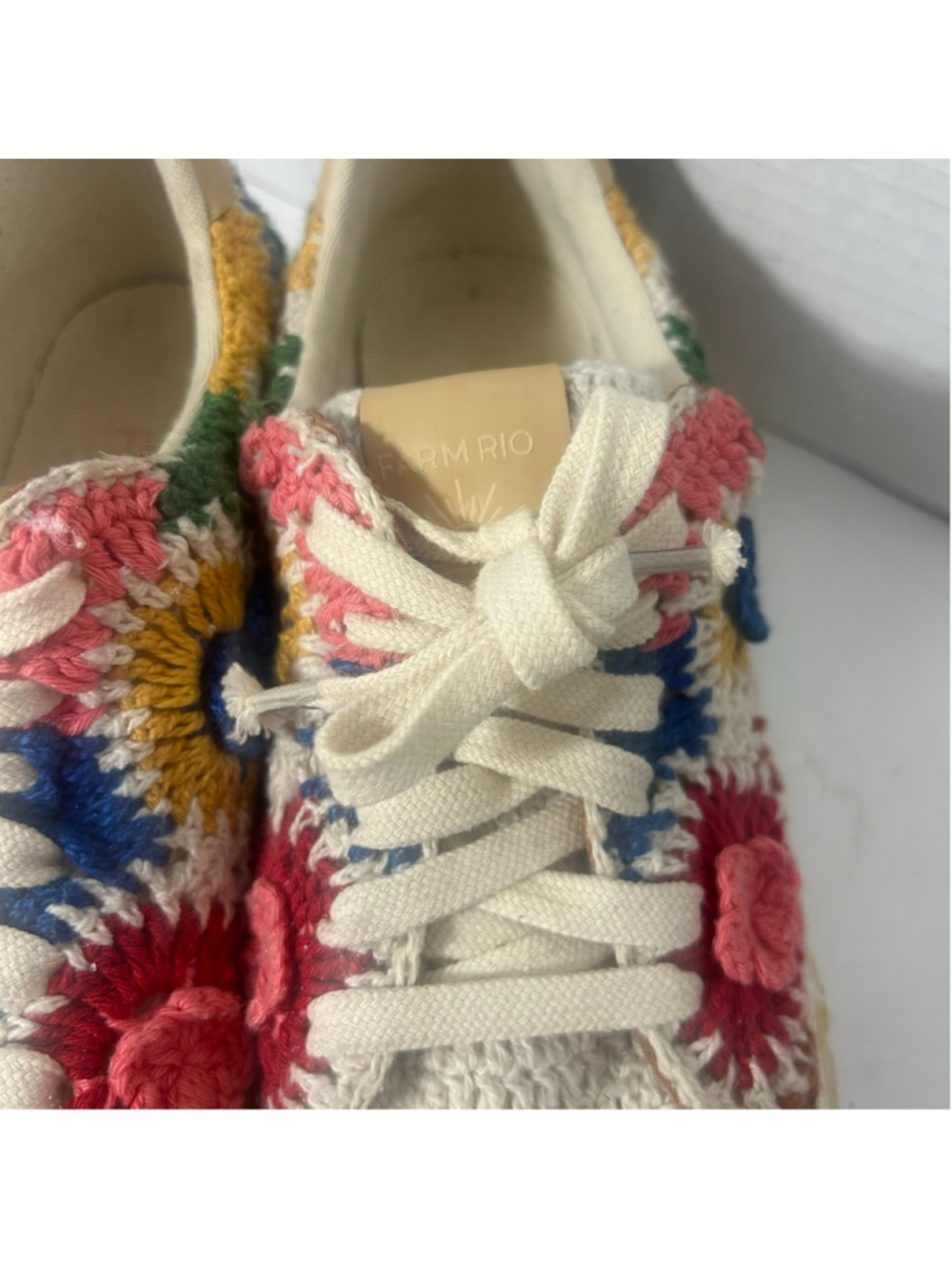 Women's Farm Rio Sunset Crochet Floral Sneakers Boho Size 9 White Multi-color - Picture 3 of 10